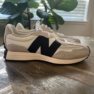 New Balance 327